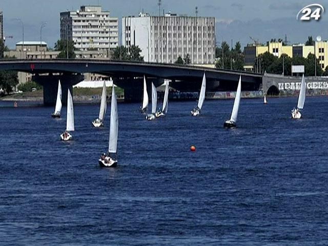 У столиці відбувається “Формула-1 на воді” (Відео)