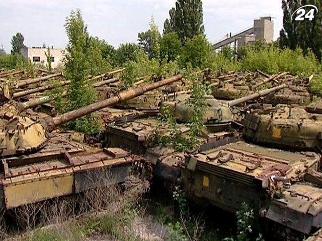 На Харківському танкоремонтному заводі іржавіють півтисячі старих танків