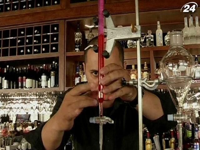 Экзотические эксперименты из Индонезии: молекулярные коктейли (Видео) Экзотические эксперименты из Индонезии: молекулярные коктейли (Видео)