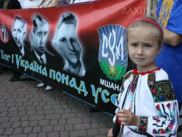 Близько 2 тисяч львів'ян відзначили День героїв Близько 2 тисяч львів'ян відзначили День героїв