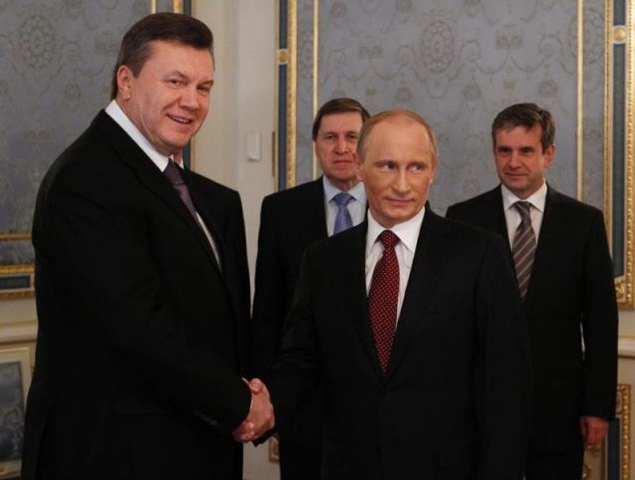 Янукович Путину: Я знаю, что выходных дней не бывает Янукович Путину: Я знаю, что выходных дней не бывает