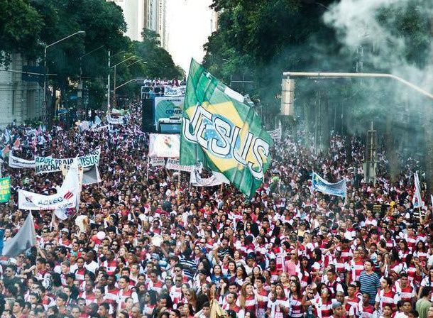 Полмиллиона бразильцев вышло на улицы Рио-де-Жанейро против гей-браков (Фото)