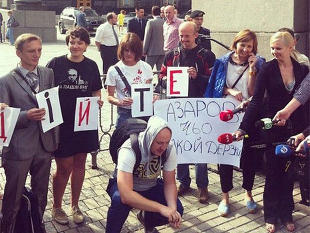 Более 180 человек милиция допросила по делу об избиении журналистов Более 180 человек милиция допросила по делу об избиении журналистов