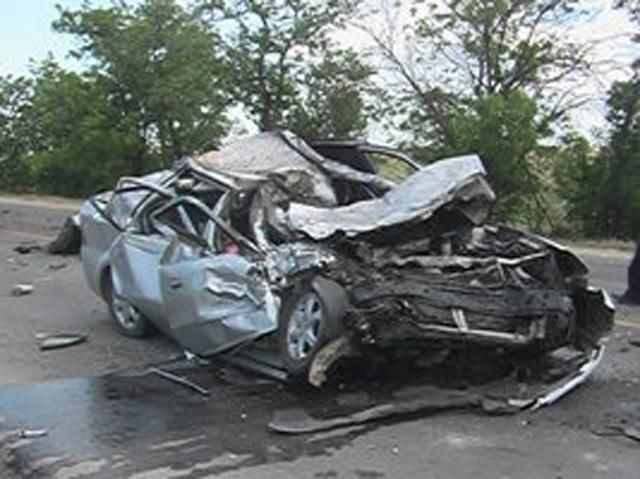 В Крыму в ДТП погибли три человека (Фото) В Крыму в ДТП погибли три человека (Фото)