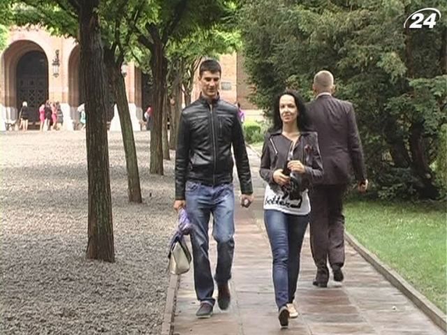 При устройстве на работу молодежь рассчитывает на родителей, - соцопрос При устройстве на работу молодежь рассчитывает на родителей, - соцопрос