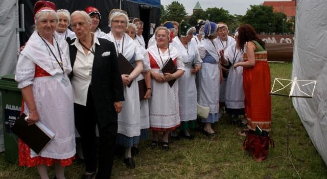 Свободовцы хотят расширять права национальных меньшинств Свободовцы хотят расширять права национальных меньшинств