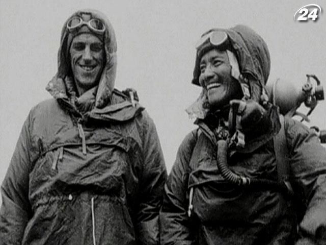 У Непалі святкують 60 річницю підкорення найвищої вершини світу У Непалі святкують 60 річницю підкорення найвищої вершини світу