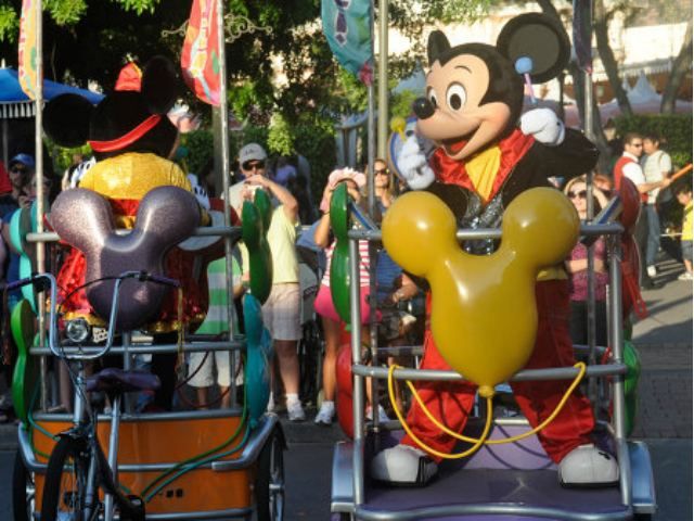 В американському Діснейленді пролунав вибух В американському Діснейленді пролунав вибух