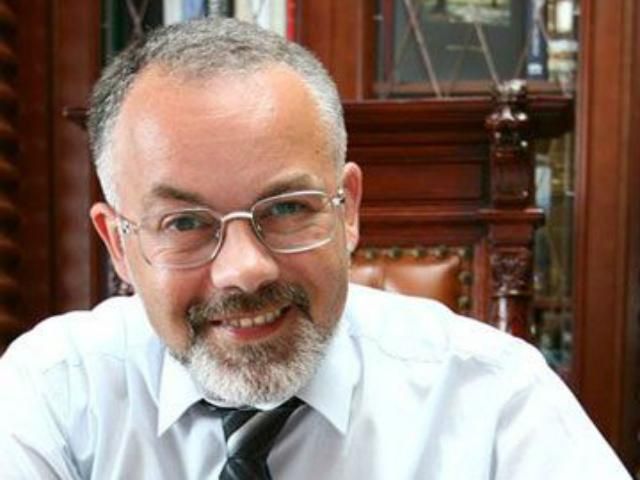Табачник про кліп "Привіт, Америко!: Це розвага божевільної людини