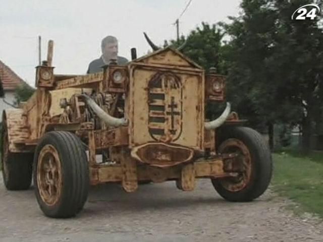 Венгр смастерил деревянный автомобиль (Видео)
