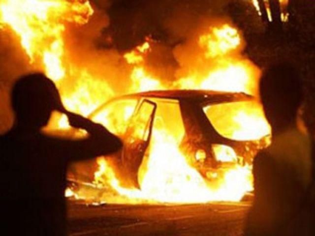 В Полтаве неизвестные сожгли два автомобиля дочерей областного чиновника