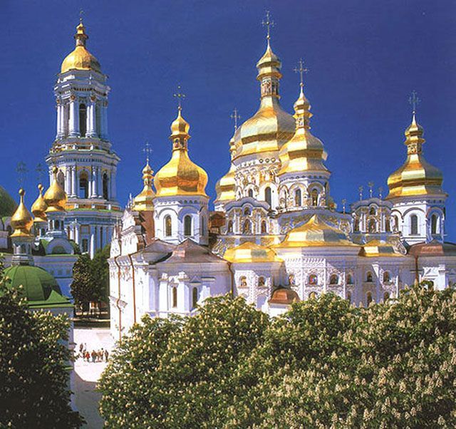 В Украине зарегистрировано 35 тысяч религиозных общин и 31 тысяча священников
