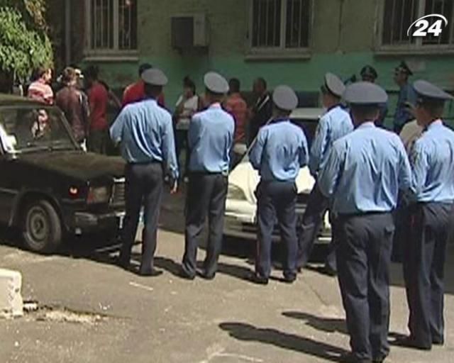 Через побиття журналістів звільнили заступника керівника міліції Києва Через побиття журналістів звільнили заступника керівника міліції Києва