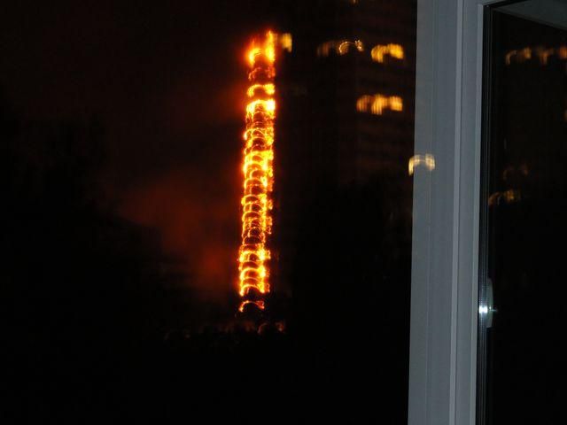 Нічна пожежа на Шулявці у Києві (Фото. Відео)