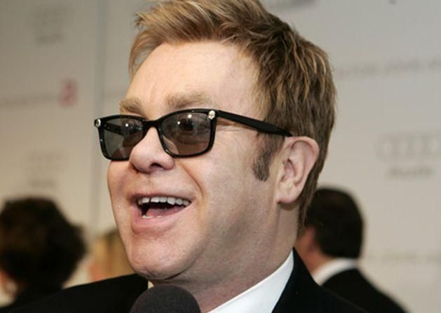 В Венеции на украинскую вечеринку пришли Элтон Джон и Владимир Кличко В Венеции на украинскую вечеринку пришли Элтон Джон и Владимир Кличко