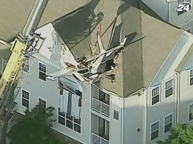 В США самолет врезался в дом (Видео) В США самолет врезался в дом (Видео)