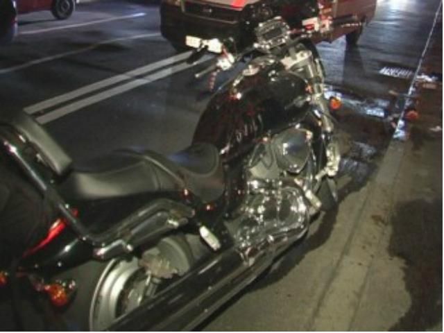 Двоє мотоциклістів потрапили в аварію у Києві (Фото) Двоє мотоциклістів потрапили в аварію у Києві (Фото)