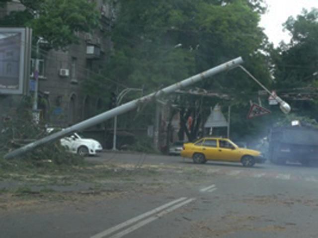 Від негоди в Одесі постраждало майже 40 людей