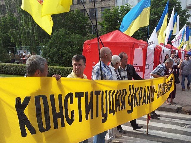 УДАРовец: Уличные формы борьбы с Януковичем будут продолжаться
