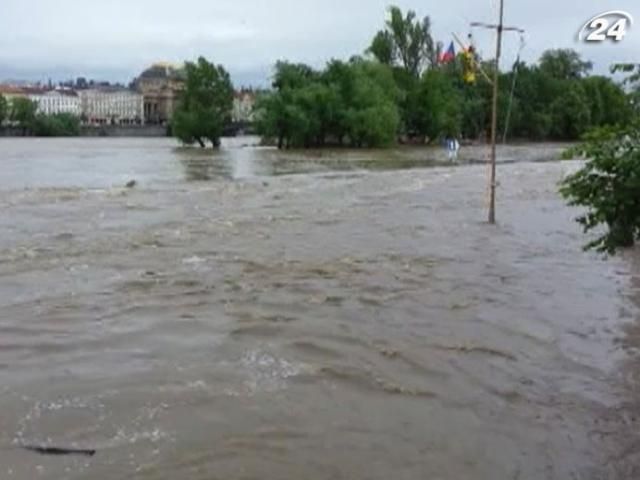 Європа потерпає від повеней: 1 людина загинула, п'ятеро - зникли безвісти Європа потерпає від повеней: 1 людина загинула, п'ятеро - зникли безвісти