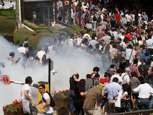 Миллионные протесты возобновились в Стамбуле