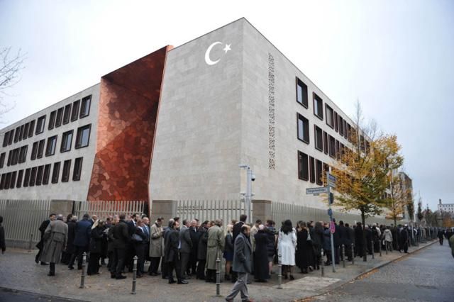 У світі проходять акції на підтримку турків У світі проходять акції на підтримку турків