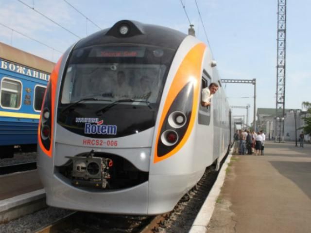 7 тысяч пассажиров обращались за компенсацией в "Укрзализныцю" из-за неполадок Hyundai 7 тысяч пассажиров обращались за компенсацией в "Укрзализныцю" из-за неполадок Hyundai