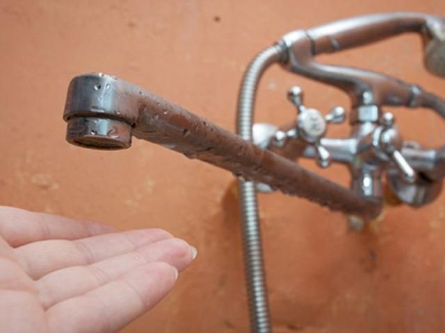 Пять районов столицы остались без горячей воды Пять районов столицы остались без горячей воды