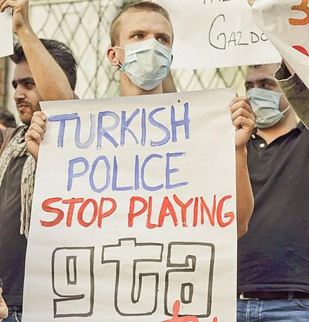 Українці провели акцію на підтримку турків Українці провели акцію на підтримку турків