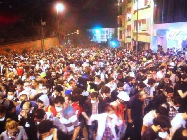 Турция пережила еще одну ночь беспорядков (Фото. Видео) Турция пережила еще одну ночь беспорядков (Фото. Видео)