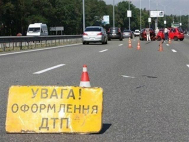 На Ровенщине женщина-водитель сбила двух пешеходов На Ровенщине женщина-водитель сбила двух пешеходов