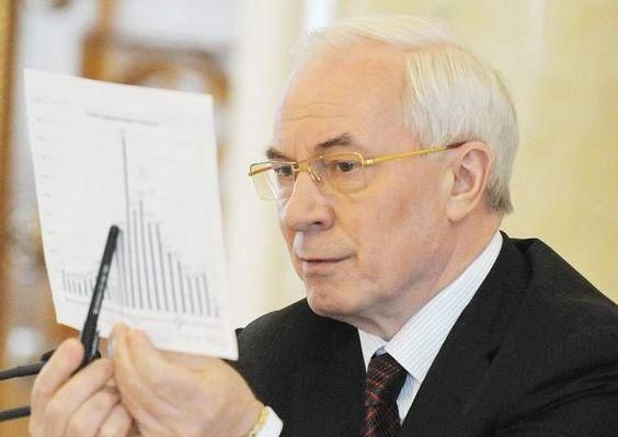 Азаров розповів школярам, що цікавіше бути вченим, аніж журналістом Азаров розповів школярам, що цікавіше бути вченим, аніж журналістом