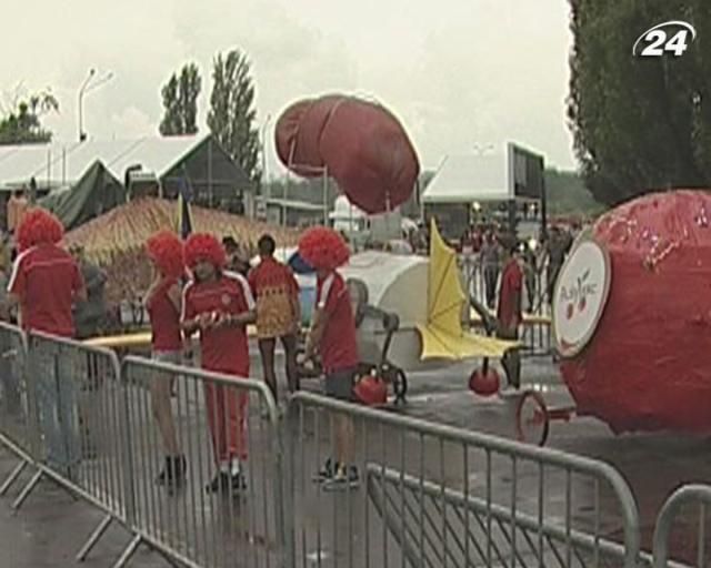 Над Днепром запускали самодельные летательные аппараты Над Днепром запускали самодельные летательные аппараты