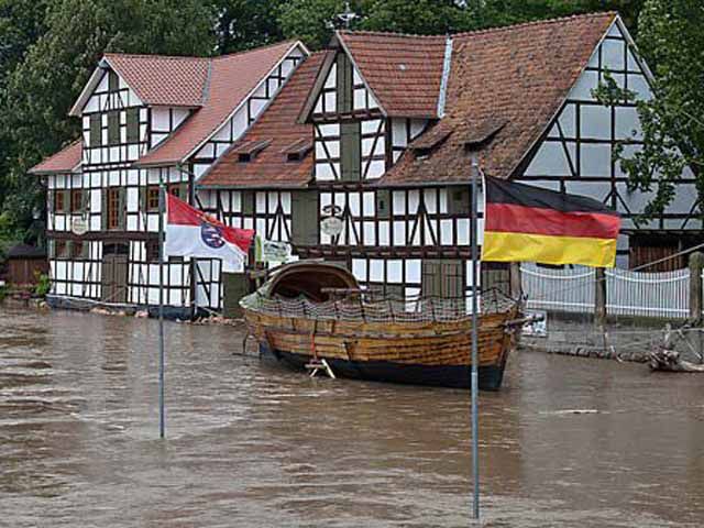 У Німеччині з повенями борються військові У Німеччині з повенями борються військові