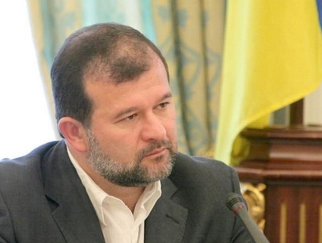 Балога вважає, що Януковичу слід бути послідовним і звільнити Азарова Балога вважає, що Януковичу слід бути послідовним і звільнити Азарова