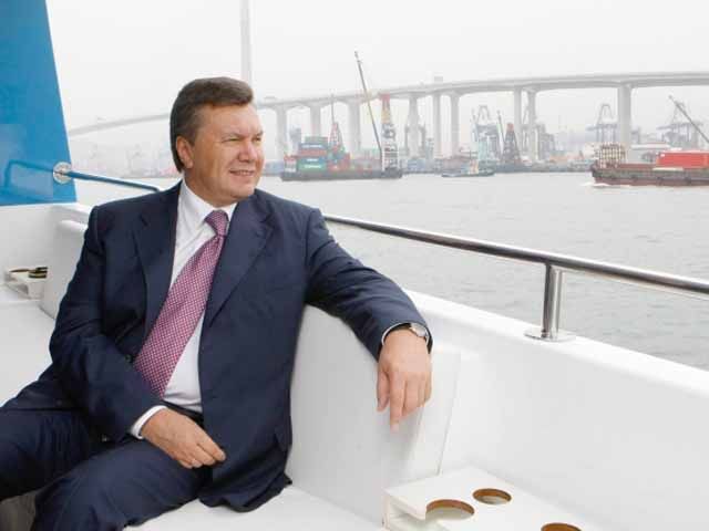 Янукович едет в Сербию