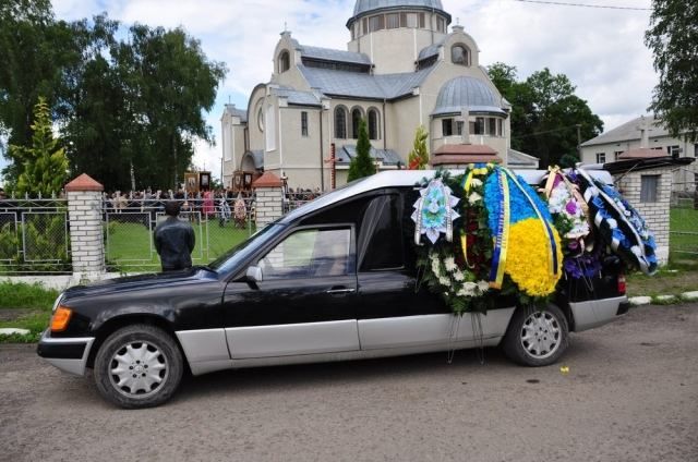 Герман не приехала на похороны матери (Фото)