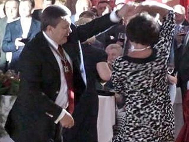 Янукович запретил детям ходить в ночные клубы Янукович запретил детям ходить в ночные клубы