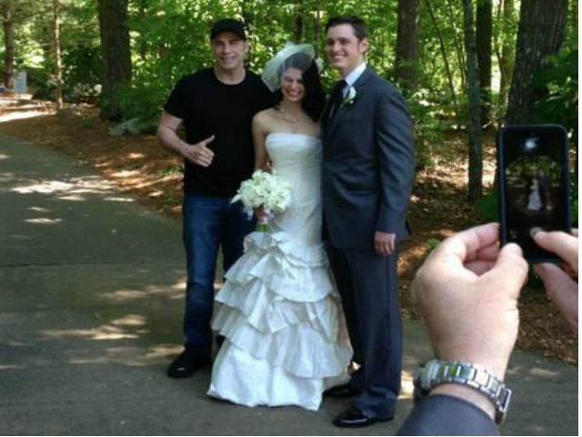 Джон Траволта посетил свадьбу своих фанатов (Фото) Джон Траволта посетил свадьбу своих фанатов (Фото)