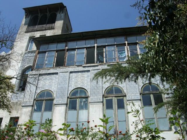 В Крыму на двух объектах обнаружили опасные для жизни балконы В Крыму на двух объектах обнаружили опасные для жизни балконы