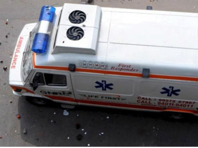 Сотни бангладешских рабочих отравились водой Сотни бангладешских рабочих отравились водой