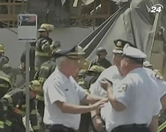 З-під завалів у Філадельфії витягли 11 людей З-під завалів у Філадельфії витягли 11 людей