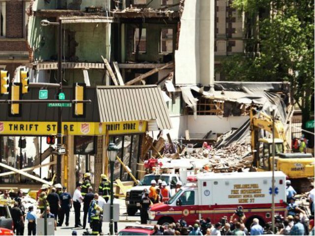 Жертвами обрушения дома в Филадельфии стали 6 человек Жертвами обрушения дома в Филадельфии стали 6 человек