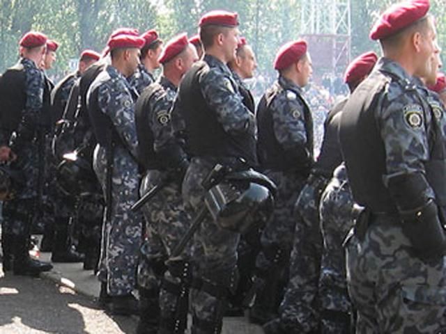 На Львівщині мітингувальники намагалися потрапити до сесійної зали