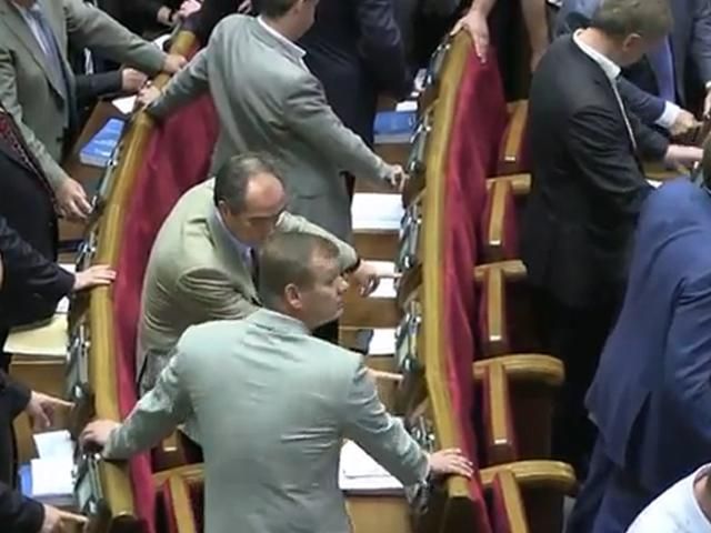 Ефремов разрешил регионалам голосовать нелично Ефремов разрешил регионалам голосовать нелично