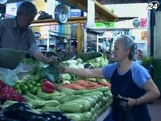 У Венесуелі на одну сім’ю дозволять купувати 20 продуктів на тиждень