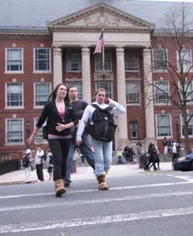 Бостонські школи отримали дивні листи про Аль-Каїду Бостонські школи отримали дивні листи про Аль-Каїду