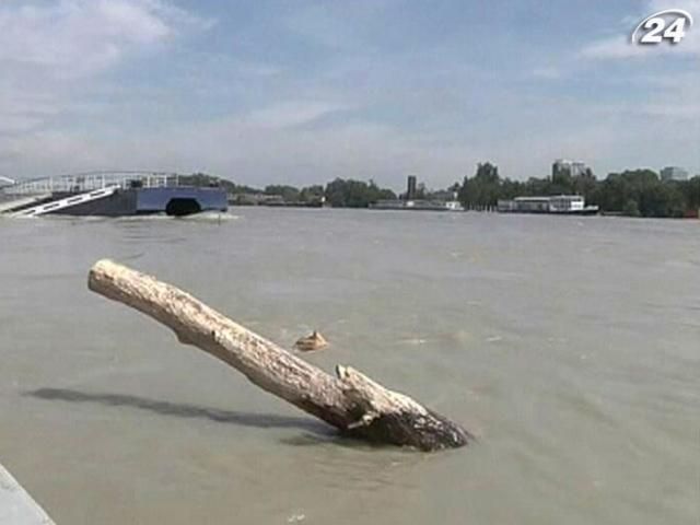 Столиці Угорщини загрожує масштабна повінь Столиці Угорщини загрожує масштабна повінь