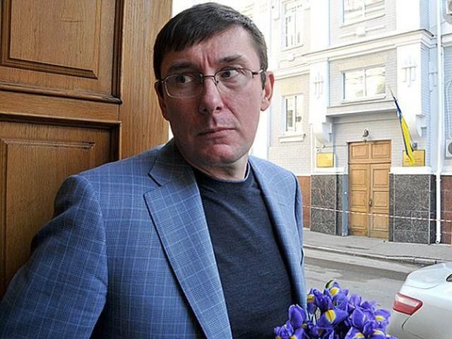 Луценко знает, кто принял решение о провокациях 18 мая в Киеве