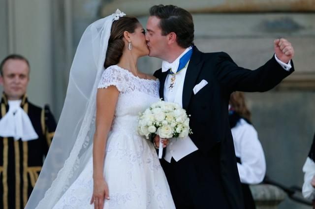 В Стокгольме шведская принцесса Мадлен вышла замуж (Фото)